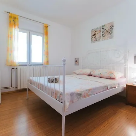 Loreanto Apartament *